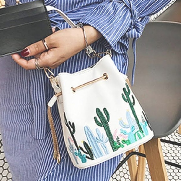 🖤 HP 🖤 White Cactus Print Bucket Bag - Picture 6 of 6